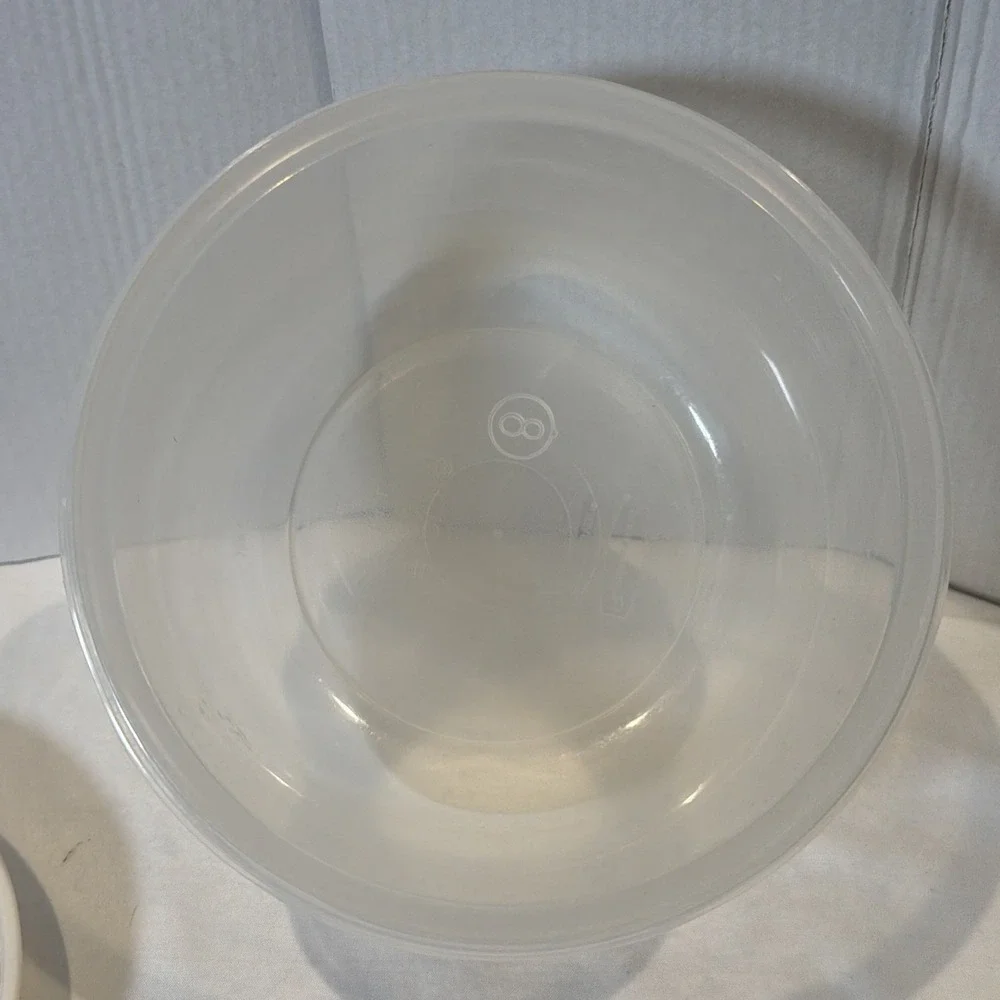 Rubbermaid 6 Cup Round #8  Food Storage Container Bowl W/ Lid #0022